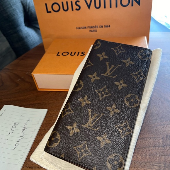 Louis Vuitton Brazza Wallet - Picture 11 of 16